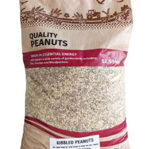Hutton Mill kibbled peanut granules are ideal for fledglings and smaller birds which require a higher level of energy and oils but cannot eat full sized nuts.